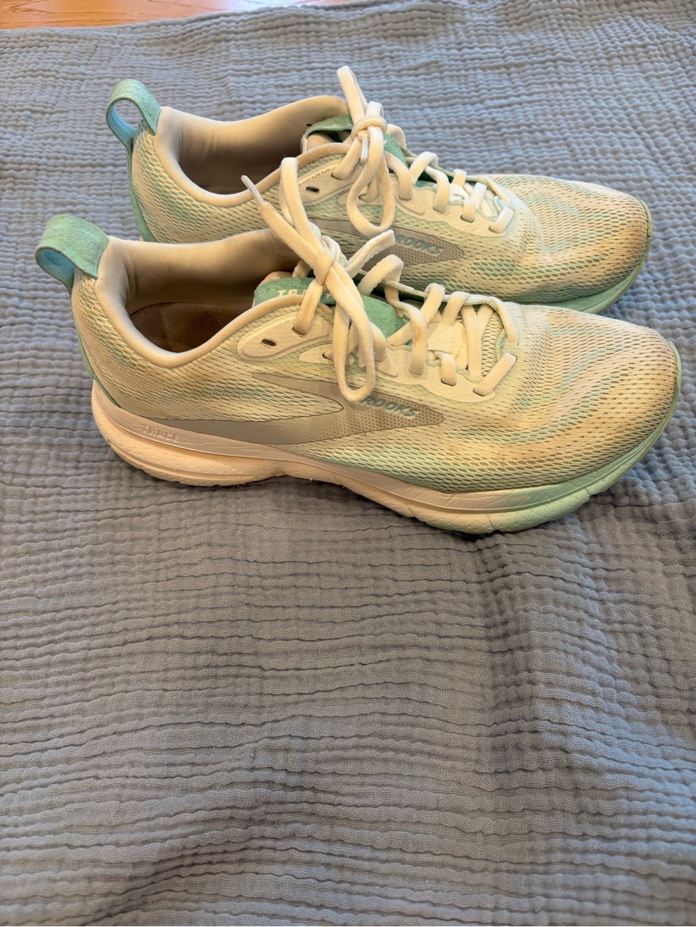 Brooks Women's Light Mint and Cream Trace 4 Running Shoes